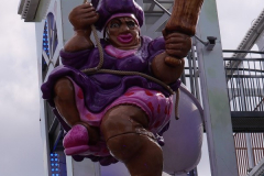 P1006998