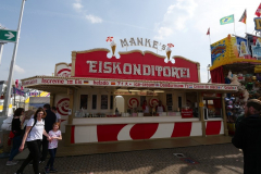 P1007559