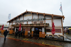 P1037553