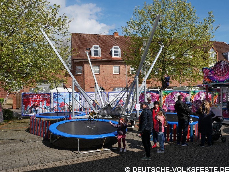 P1074381