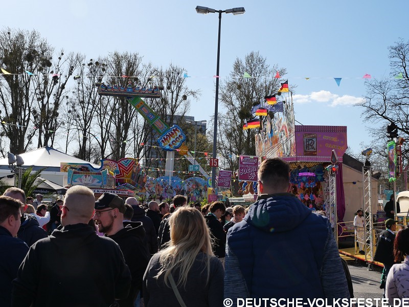 P1091858