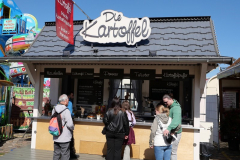 P1092438