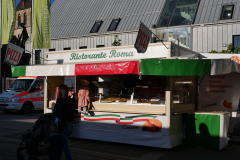 P1093489