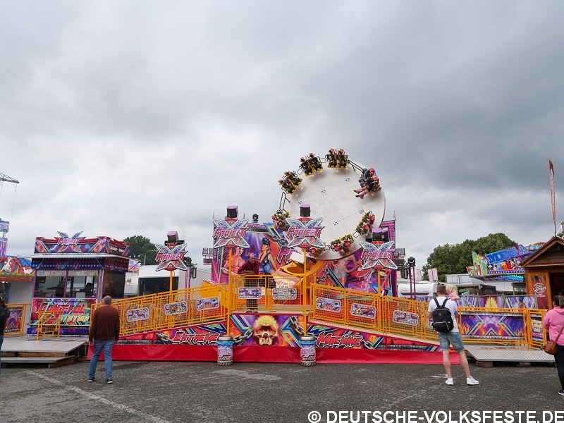 P1097838