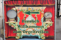 P1106476