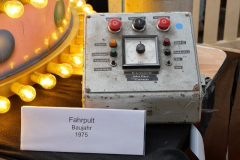 P1106588
